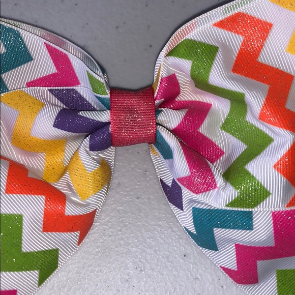 🎀 Bow - Multi-Colored Chevron - Picture 3 of 3
